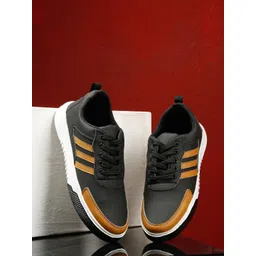 TYBELT Men Colourblocked Sneakers