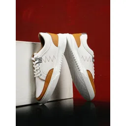 TYBELT Men Colourblocked Sneakers