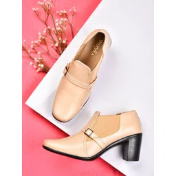 VALIOSAA Women Cream Colored Solid Boots