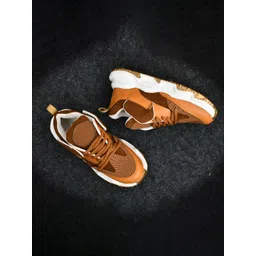 Vask Men Colourblocked Lace-Ups Sneakers