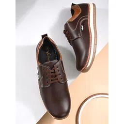 Vellinto Men Sneakers