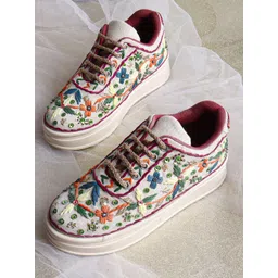 VENDOZ Women Embroidery Sneakers