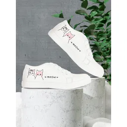 VENDOZ Women White Printed Lightweight Sneakers