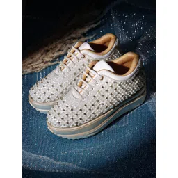 VENDOZ Women Woven Design Sneakers