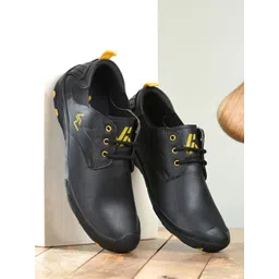 VIV Men Black Solid Casual Sneakers