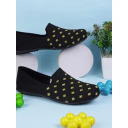 WALKWAY by Metro Women Printed Slip-On Sneakers