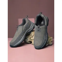 Weinbrenner Men Slip-On Round Toe Sneakers