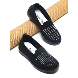 WELCOME Women Slip-On Sneakers