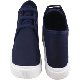 WILDEMARK Men Nubuck Sneakers