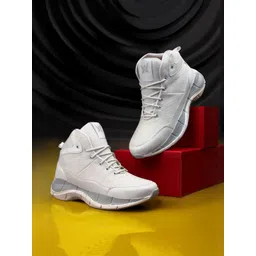 Woakers Men Textured Sneakers