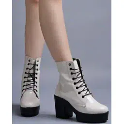 Woman Boots with Patent Leather Upper