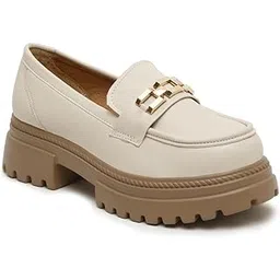 Woman's Casual Shoes || 1819