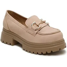 Woman's Casual Shoes || 1820