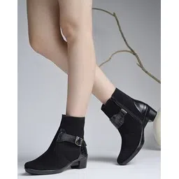 Women Ankle-Length Boots with Lace Fastening 