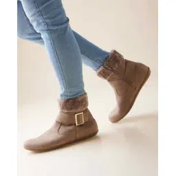 Women Ankle-Length Boots with Zip Fastening