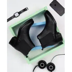 Women Ankle-Length Chelsea Boots