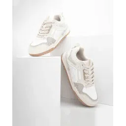 Women Casual Shoes with PU Upper