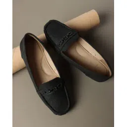 Women Embellished Round-Toe Casual Shoes