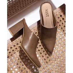 Women Heeled Pointed-Toe Boots
