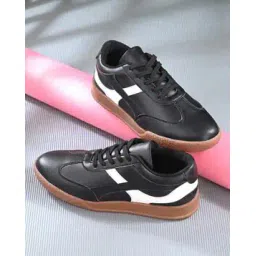 Women Lace-Up Casual Shoes