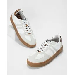 Women Lace-Up Casual Shoes