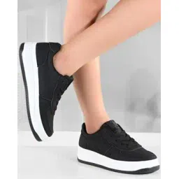 Women Low-Top Lace-Up Casual Shoes