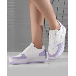 Women Low-Top Lace-Up Casual Shoes