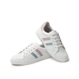 Women Low-Top Lace-Up Sneakers