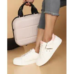 Women Low-Top Lace-Up Sneakers