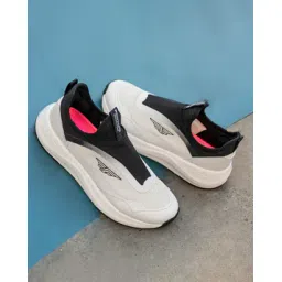 Women Low-Top Walking Shoes