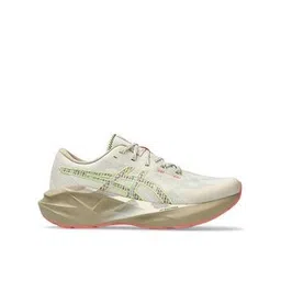 Women NOVABLAST 5 TR Running Shoes