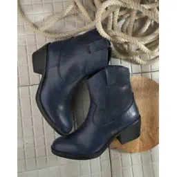 Women Round-Toe Boot with Side Zip