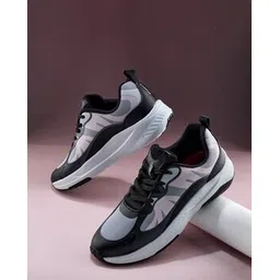 Women Sports Shoes with Mesh Upper