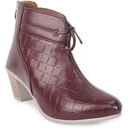 Women Textured Block Heeled Zipper Closure Boots