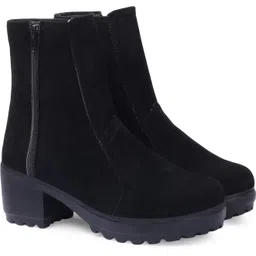 Women Trendy Boots with Durable Sole, Stylish Design, Comfortable Fit Boots For Women