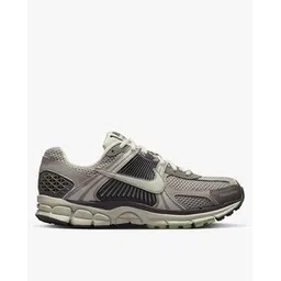 Women Zoom Vomero 5 Lace-Up Running Shoes