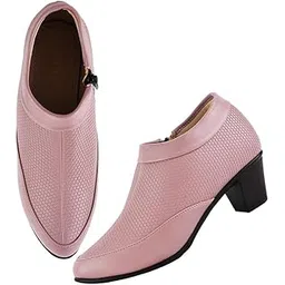 Women's Sahara Trek Shor Classic Design I Western Wears I Stylish Short I Block Heel Casual Boot