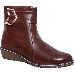 Women's Stylish Arrow Buckle Boots