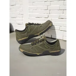 Woodland Men Nubuck Sneakers