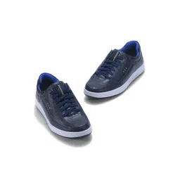 Woodland Men Perforations Leather Sneakers