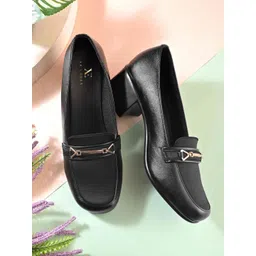 XE Looks Women Black Solid Closed Toe Block Heel Shoes