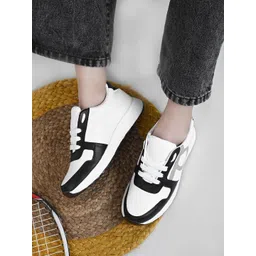 XE Looks Women Colourblocked Lightweight Sneakers