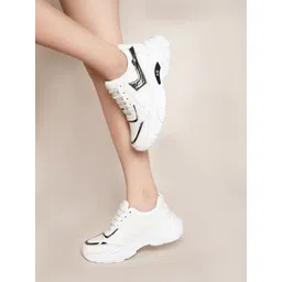 XE Looks Women Textured Lightweight Comfort Insole Contrast Sole Lace-Ups Sneakers