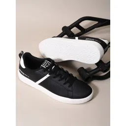 Xtep Men Colourblocked lace-Ups Sneakers