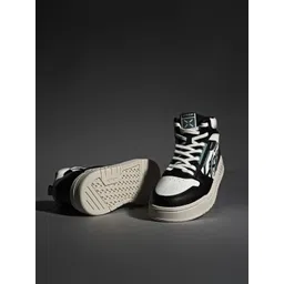 Xtep Men Colourblocked Lightweight High-Top Lace-Ups Sneakers