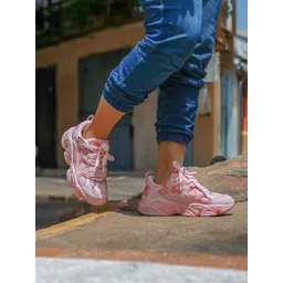 Xtep Women Printed Sneakers