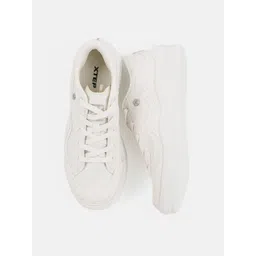 Xtep Women Textured Lace-Ups Sneakers