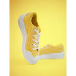 Xtep Women Woven Design Round Toe Sneakers