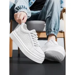 XTOON Men Textured Sneakers
