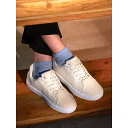 YOHO Women Blinc Hands Free Sneakers